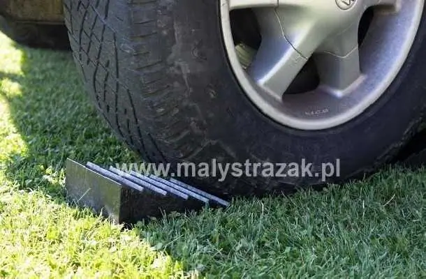 Zestaw klinów i podkładów do stabilizacji MS III
